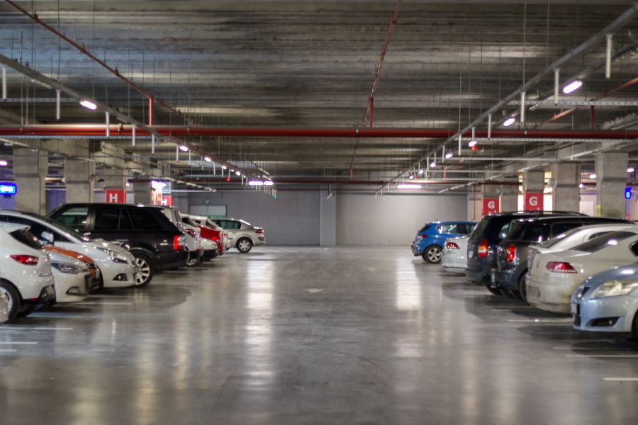 maquinas para limpiar suelos parking